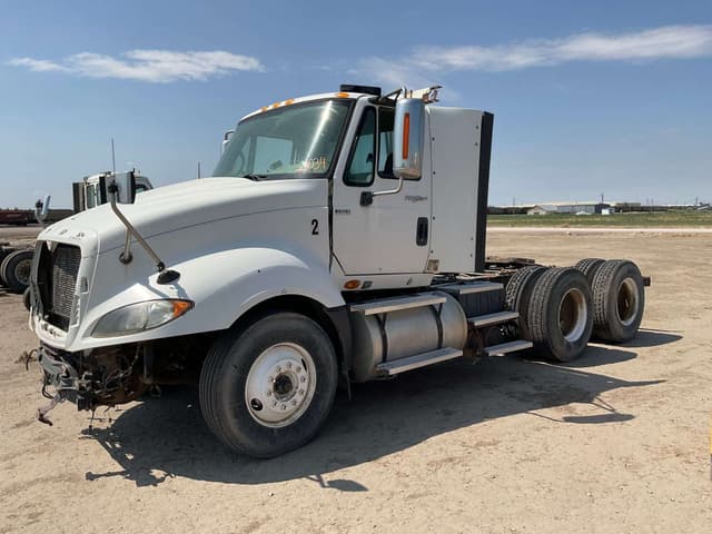 Image of International ProStar Plus 122 equipment image 3