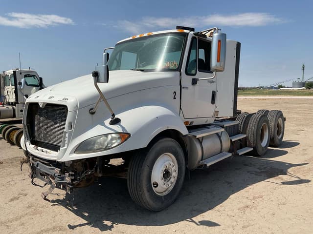 Image of International ProStar Plus 122 equipment image 1