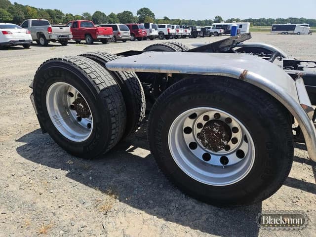 Image of International ProStar Premium equipment image 3