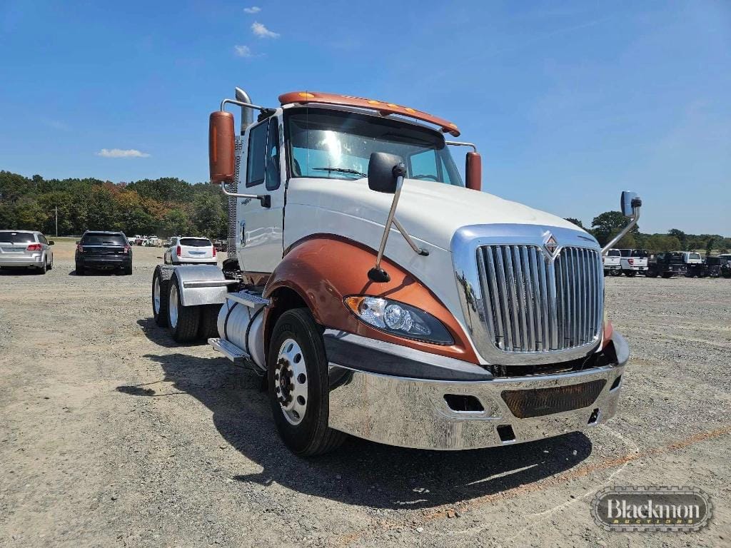 2011 International ProStar Premium Equipment Image0