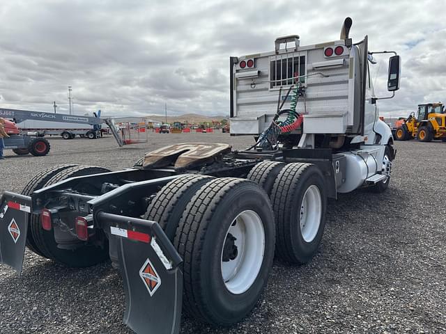 Image of International ProStar equipment image 2