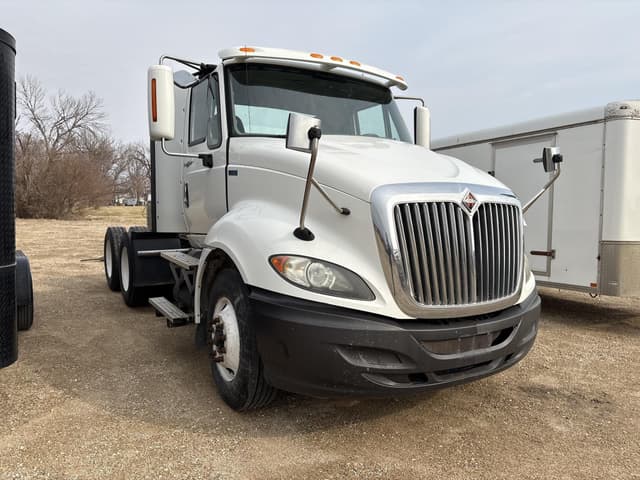 Image of International ProStar+ 113 equipment image 1