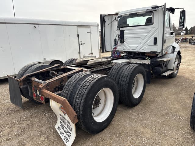 Image of International ProStar+ 113 equipment image 2