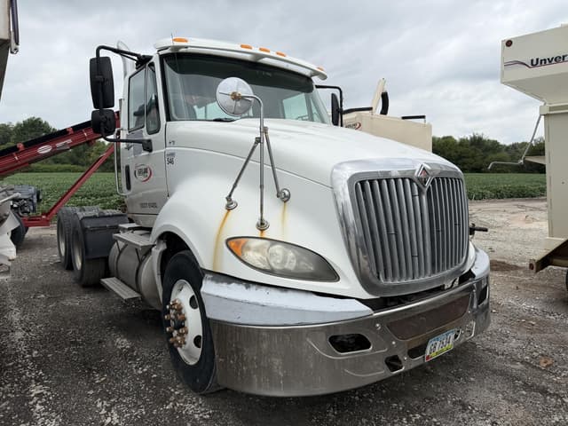 Image of International ProStar+ 122 equipment image 1