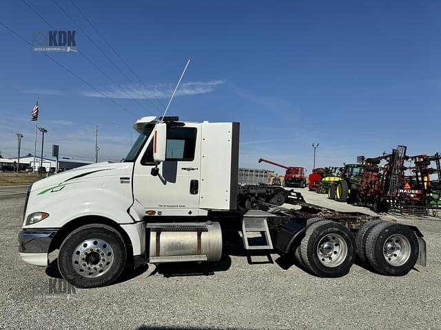 Image of International ProStar Plus 122 equipment image 1