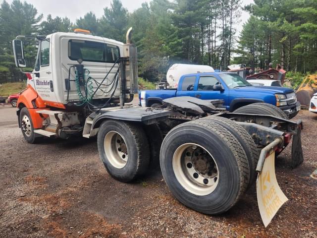Image of International ProStar Plus 122 equipment image 2
