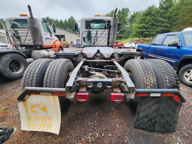 Image of International ProStar Plus 122 equipment image 3