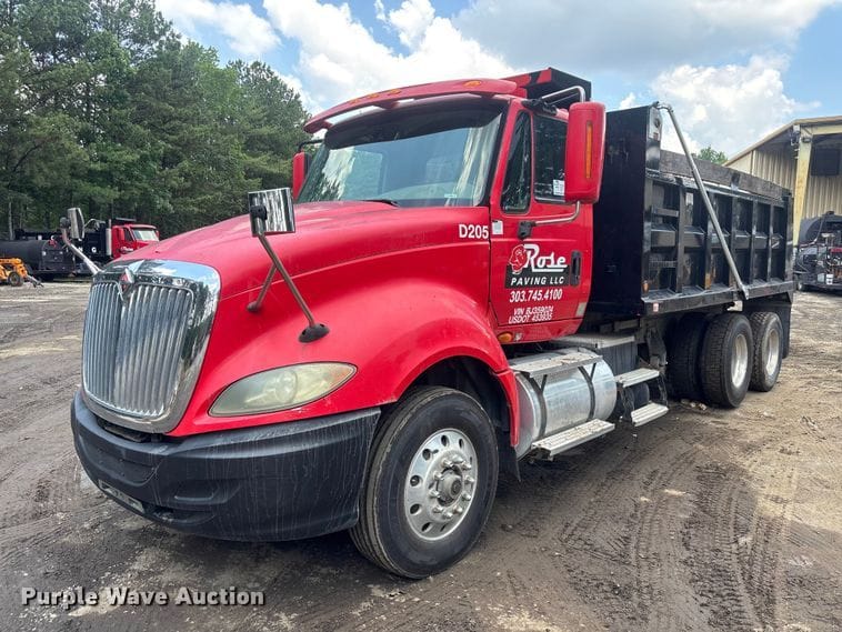 2011 International ProStar Premium Equipment Image0