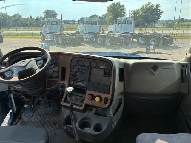 Image of International ProStar equipment image 4