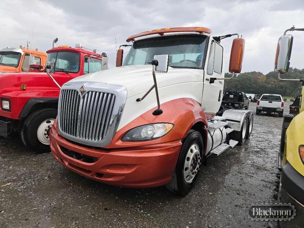 2011 International ProStar Premium Equipment Image0
