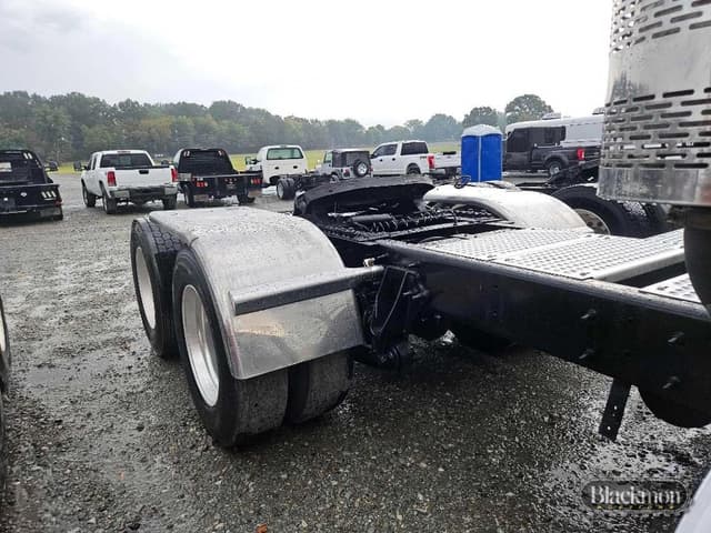 Image of International ProStar Premium equipment image 4