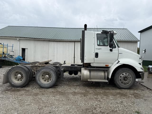 Image of International Transtar 8600 equipment image 1