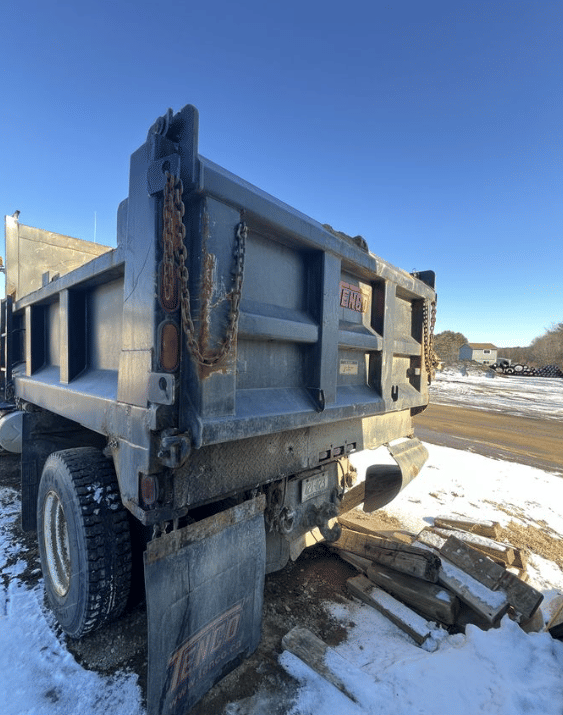 Image of International Workstar 7400 equipment image 2