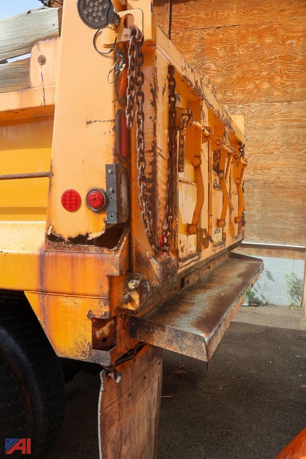 Image of International Workstar 7400 equipment image 3