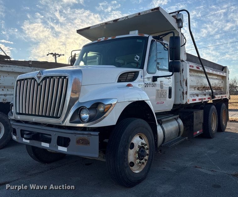 2011 International Workstar 7400 Equipment Image0