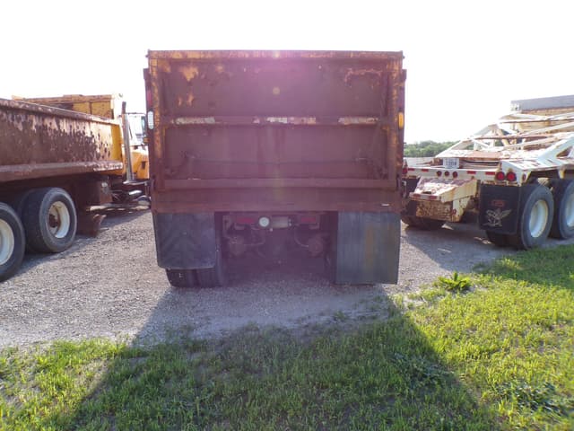 Image of International Workstar 7500 equipment image 3
