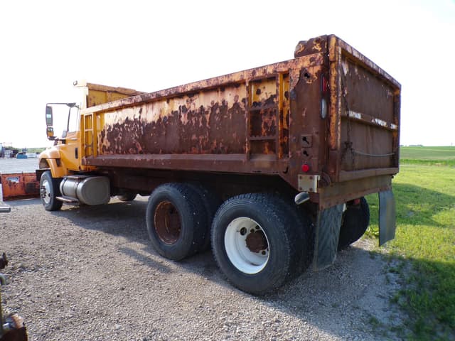 Image of International Workstar 7500 equipment image 2