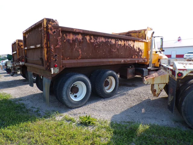 Image of International Workstar 7500 equipment image 4