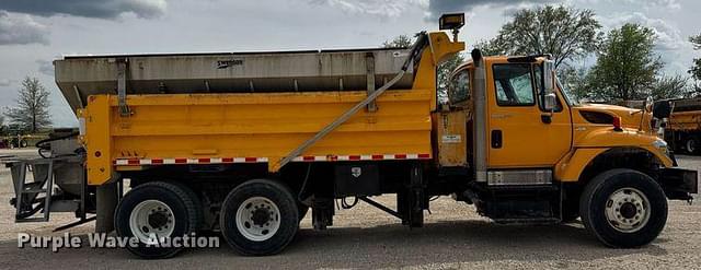 Image of International Workstar 7500 equipment image 3