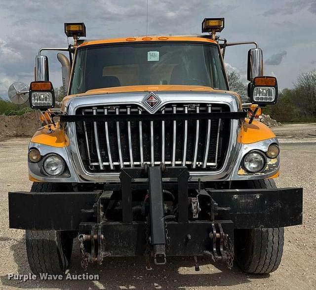 Image of International Workstar 7500 equipment image 1