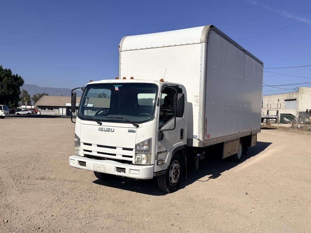 2011 Isuzu NRR Equipment Image0