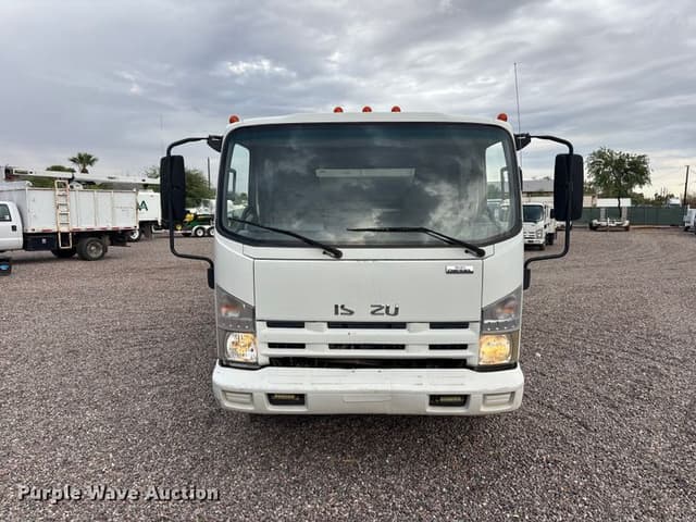 Image of Isuzu NPR equipment image 1