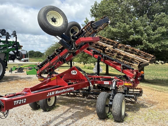 2011 J&M TF212 Equipment Image0