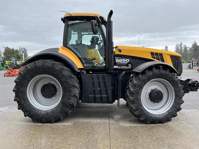 Image of JCB Fastrac 8250 equipment image 4