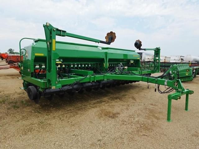 Image of John Deere 1590 equipment image 1