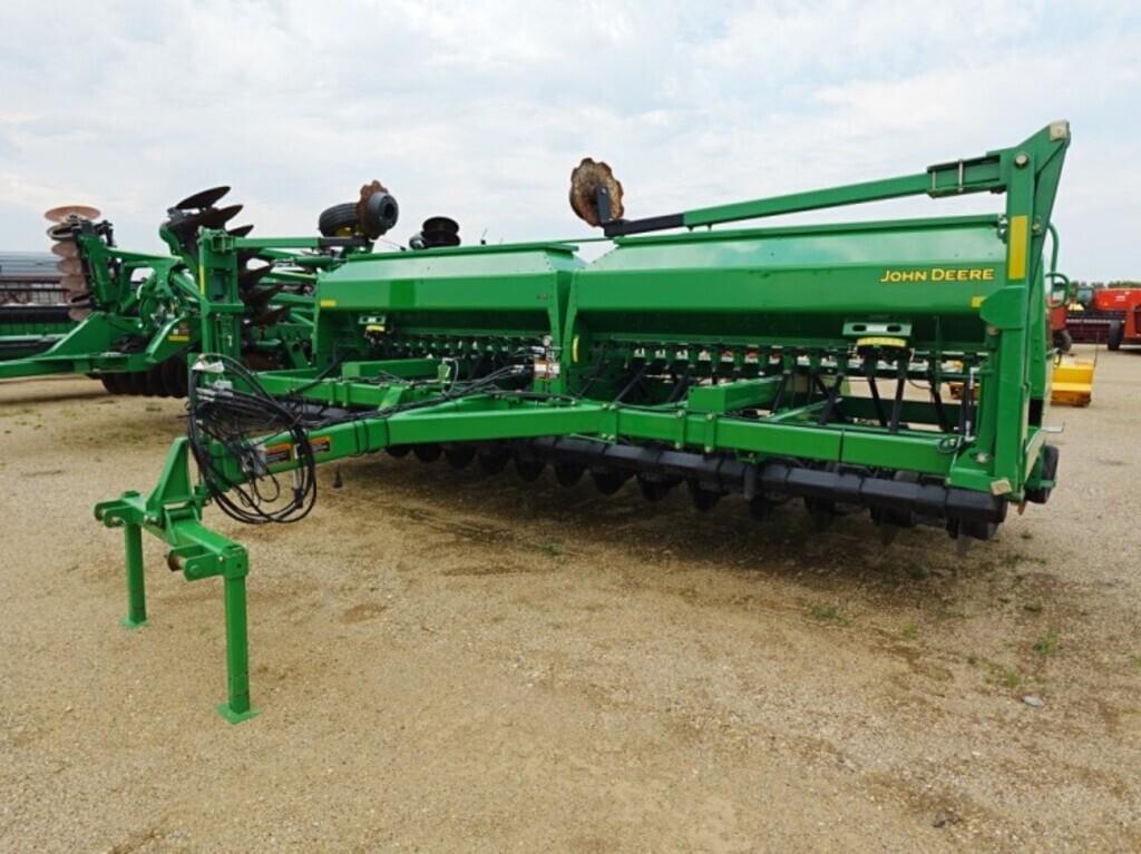 Image of John Deere 1590 Primary image