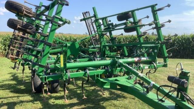 Image of John Deere 2210 equipment image 3