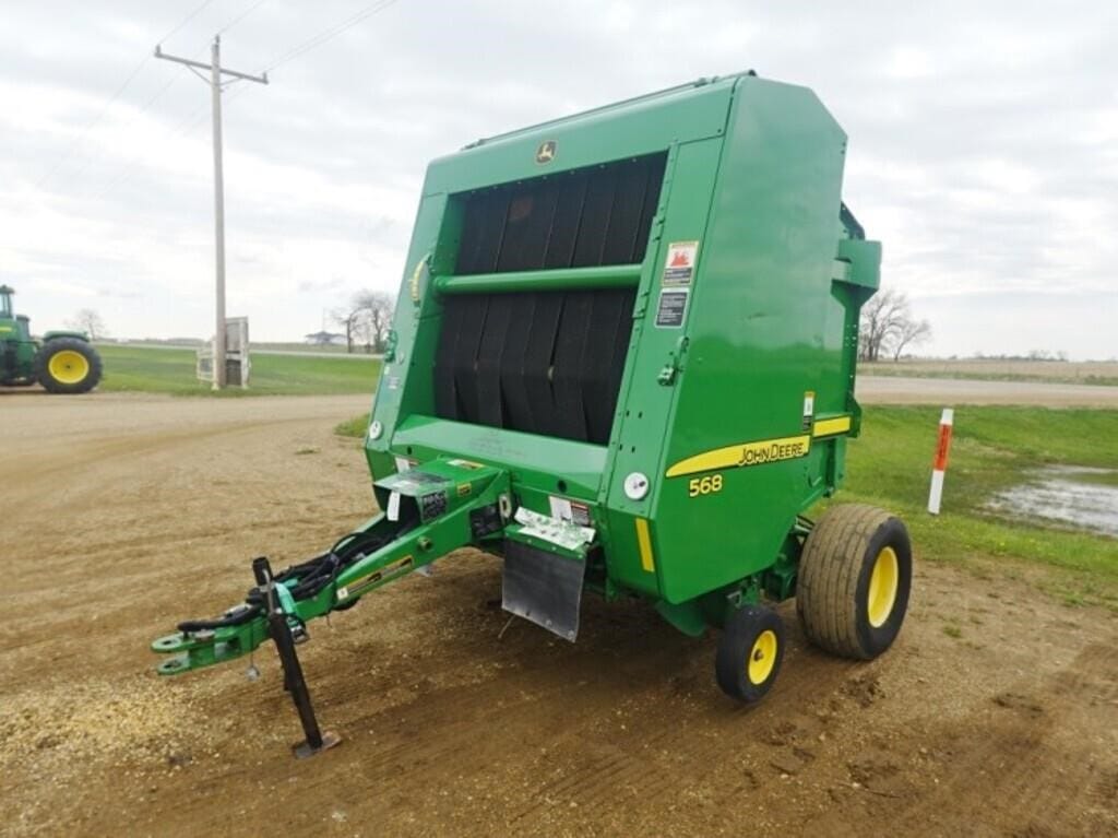 2011 John Deere 568 Equipment Image0