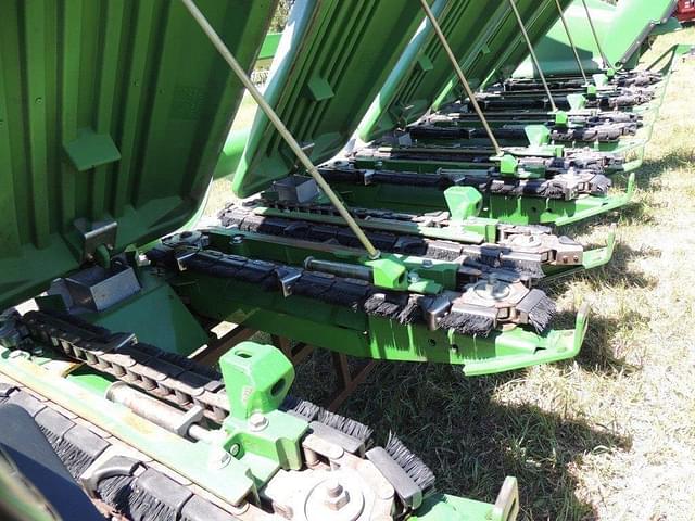 Image of John Deere 606C equipment image 4