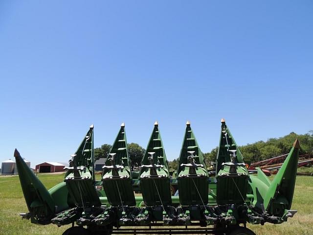 Image of John Deere 606C equipment image 2