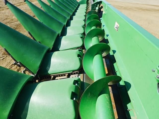 Image of John Deere 612C equipment image 4