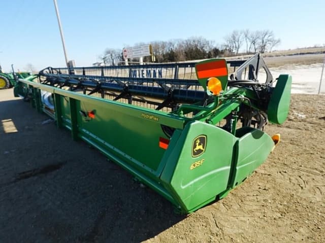Image of John Deere 635F equipment image 3