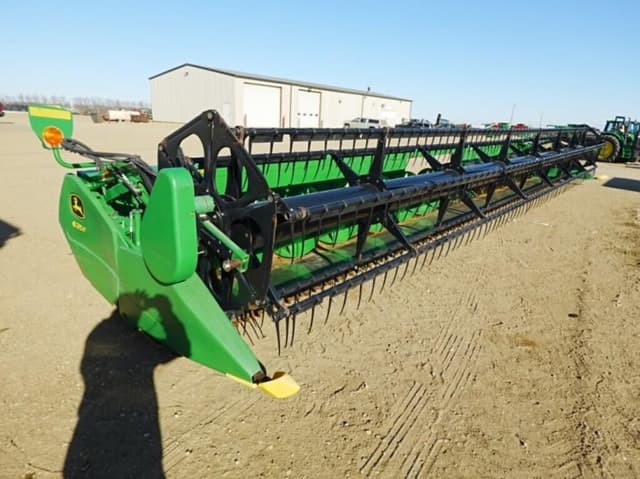 Image of John Deere 635F equipment image 2