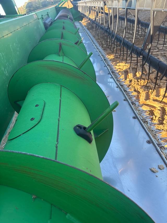 Image of John Deere 635F equipment image 3