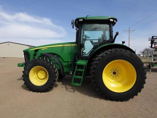 Image of John Deere 8225R equipment image 2