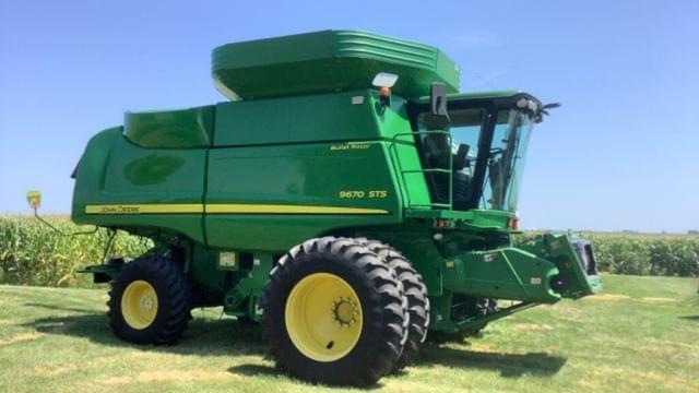 Image of John Deere 9670 STS equipment image 1