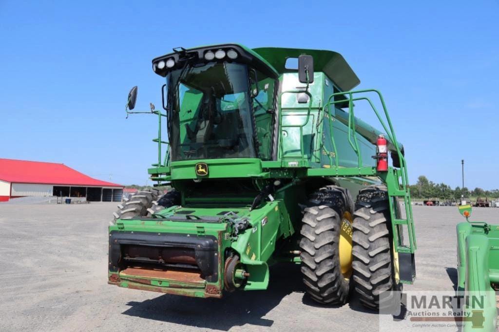 Combines image