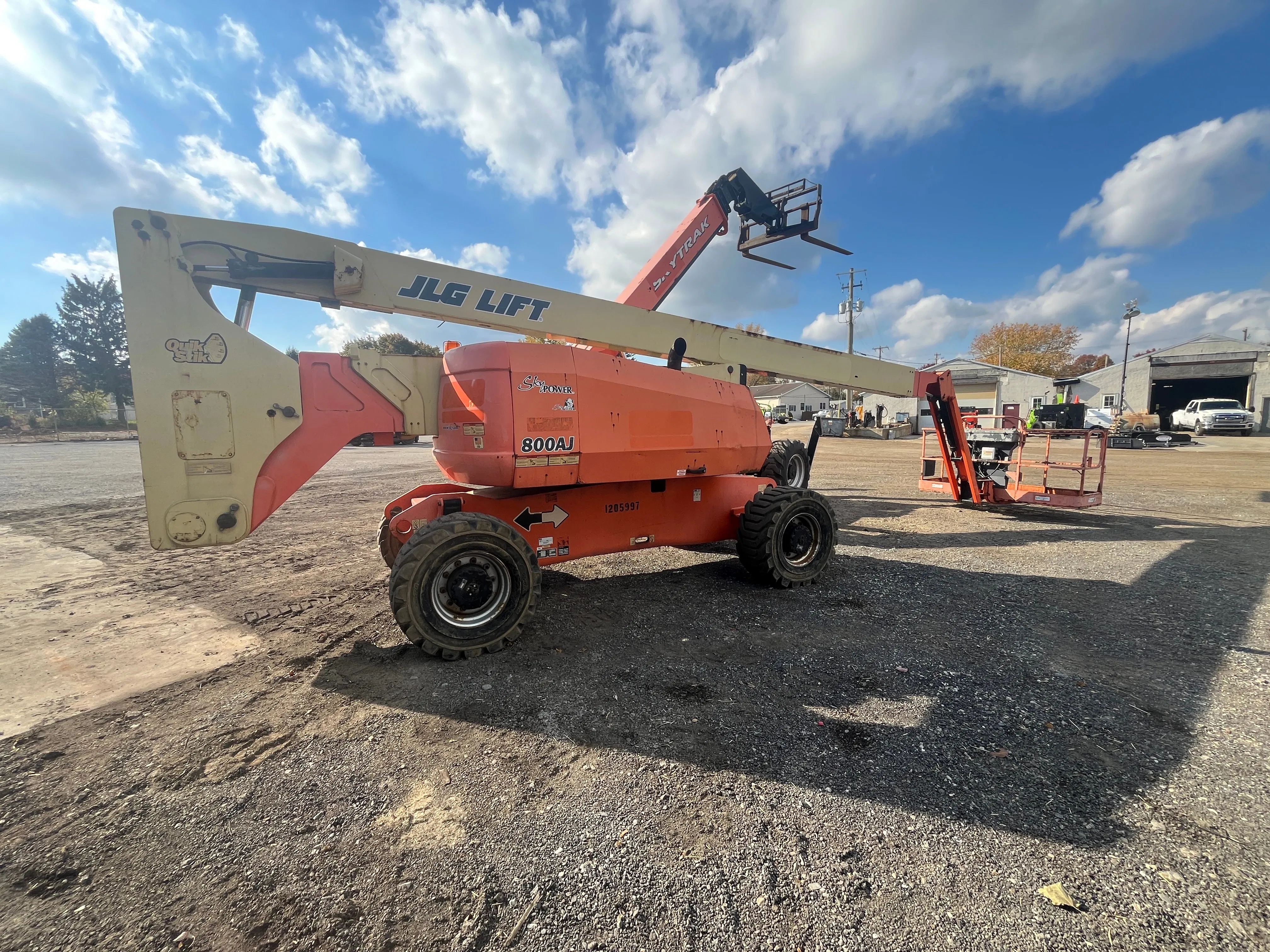 2011 JLG 800AJ Equipment Image0