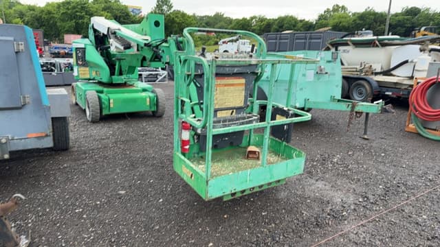 Image of JLG E400AJP equipment image 2