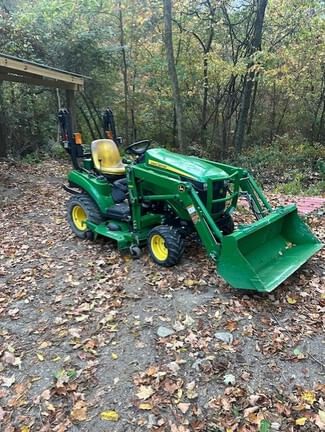 2011 John Deere 1023E Equipment Image0