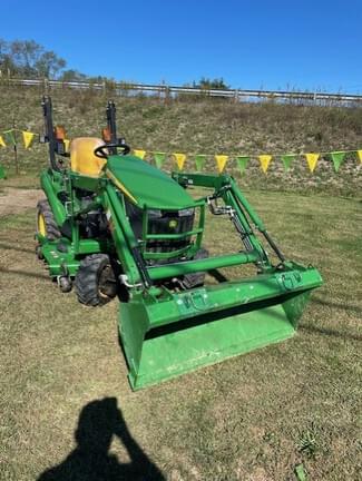 Image of John Deere 1023E equipment image 4