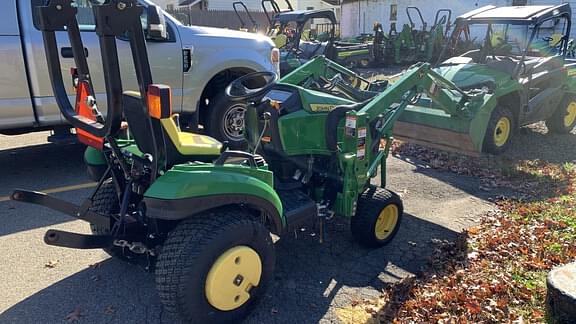 Image of John Deere 1023E equipment image 3