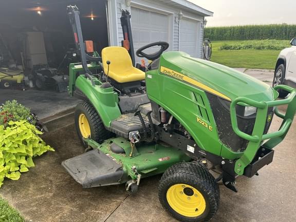Image of John Deere 1023E equipment image 3