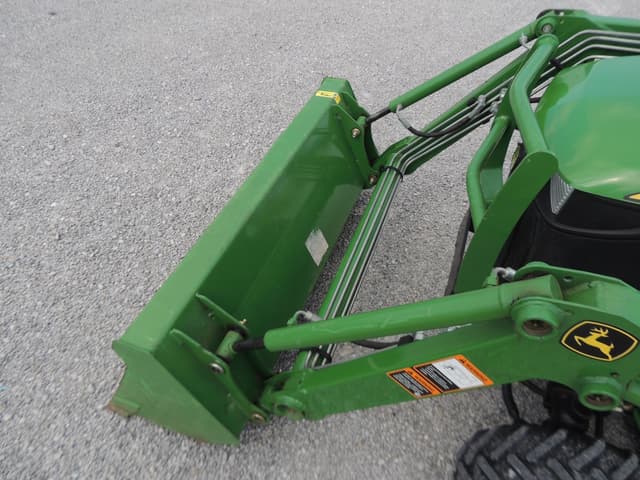 Image of John Deere 1023E equipment image 4