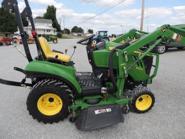 Image of John Deere 1023E equipment image 3