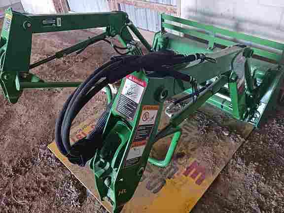 Image of John Deere 1026R equipment image 4